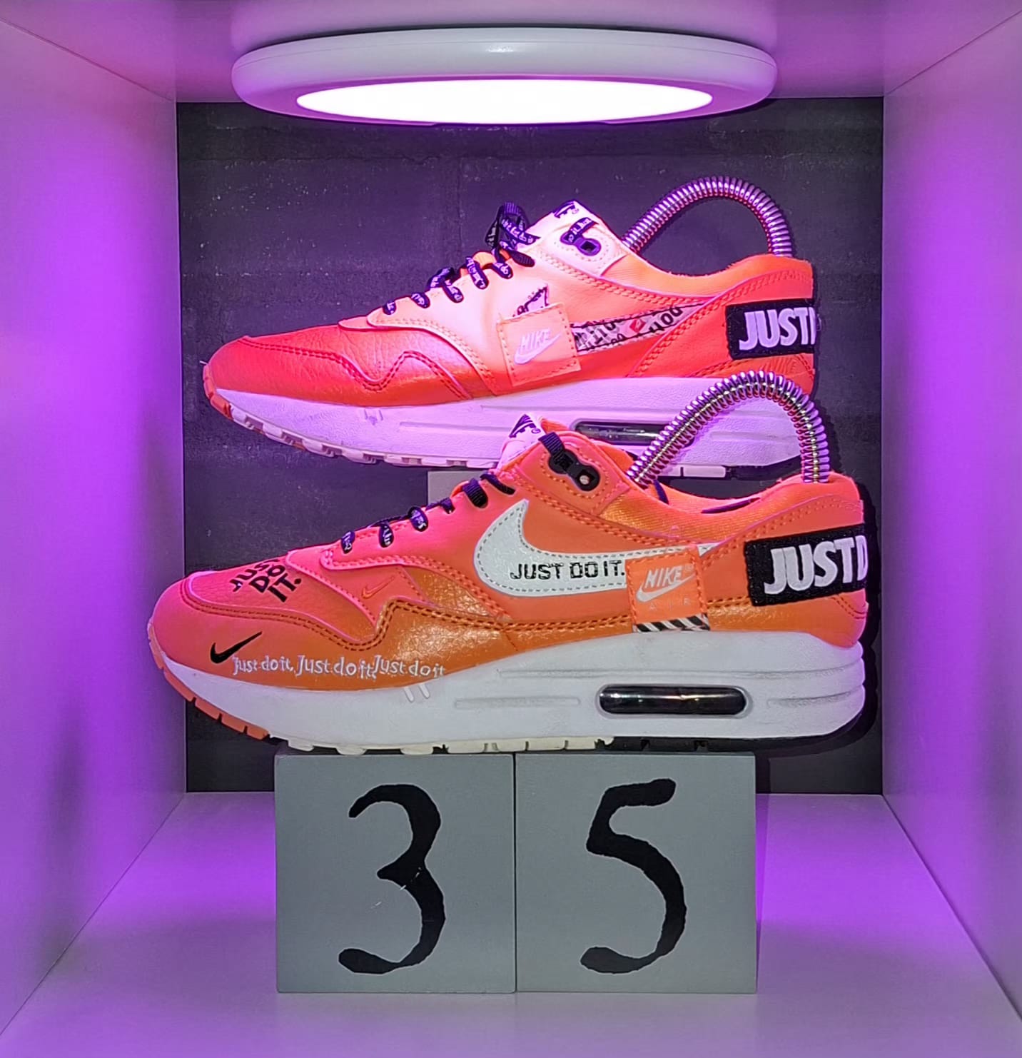 Nike Air Max 1 Just Do It - Maat 36 - 22,5 CM -Totaalprijs : 35,00€