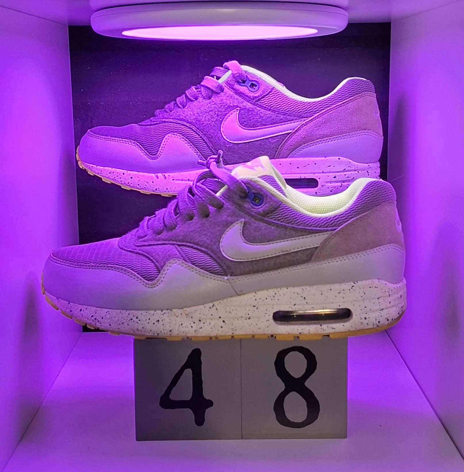 Nike Air Max 1 Volt - Maat 40 - 25,5 CM -Totaalprijs : 48,00€