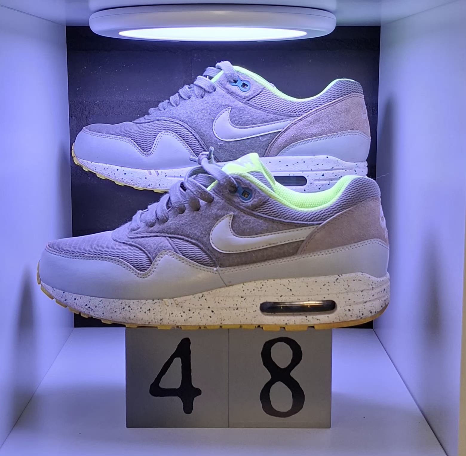 Nike Air Max 1 Volt - Maat 40 - 25,5 CM -Totaalprijs : 48,00€