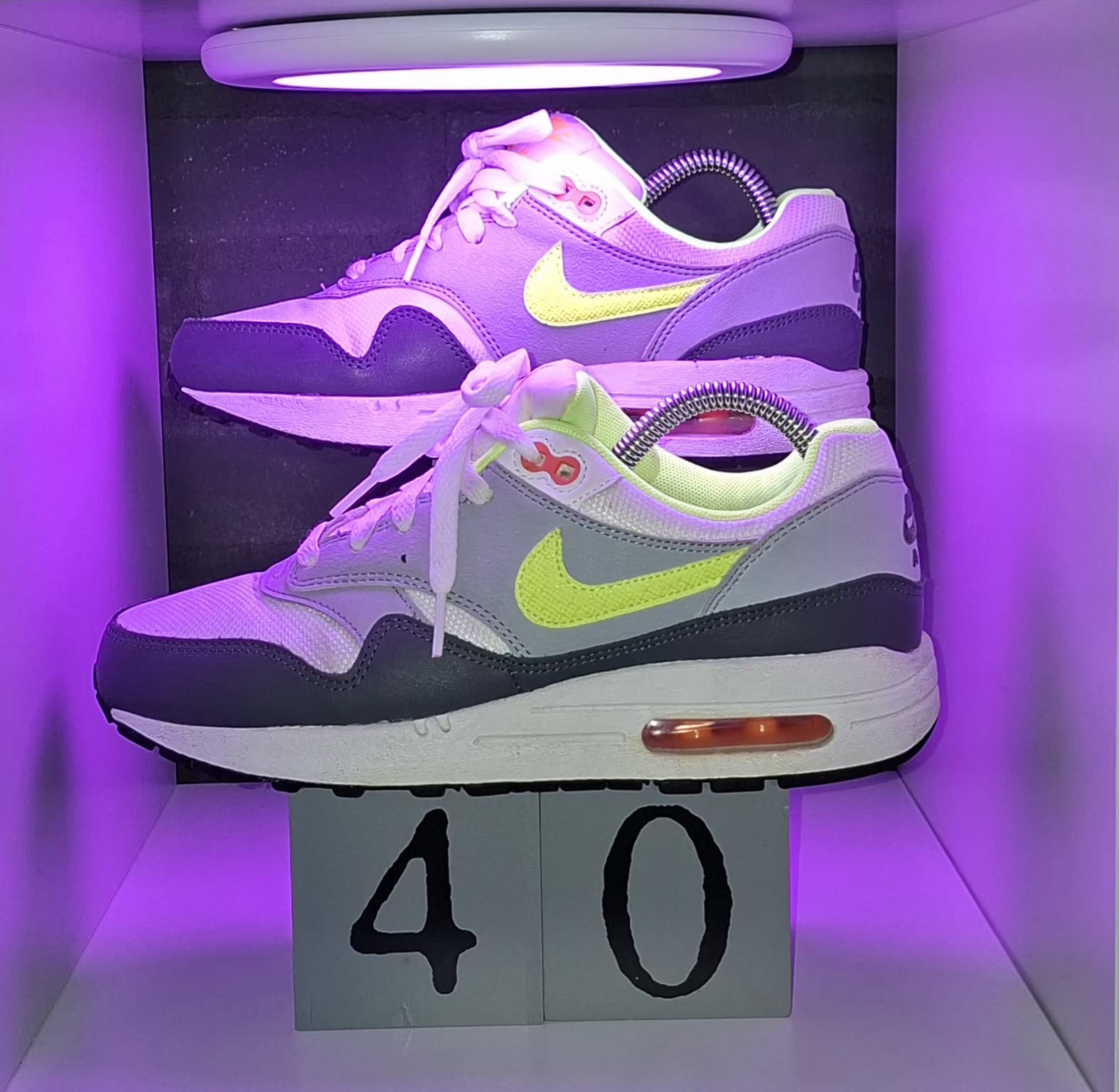 Nike Air Max 1 Grey / Volt - Maat 38 - 24 CM - Totaalprijs: 40,00€